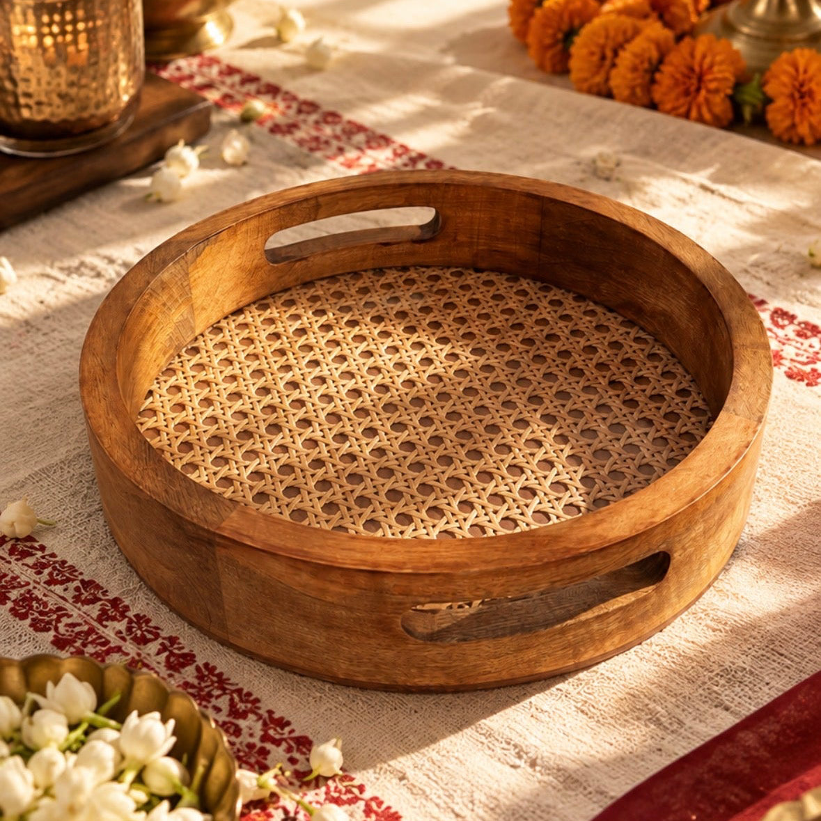 ROUND RATTAN TRAY