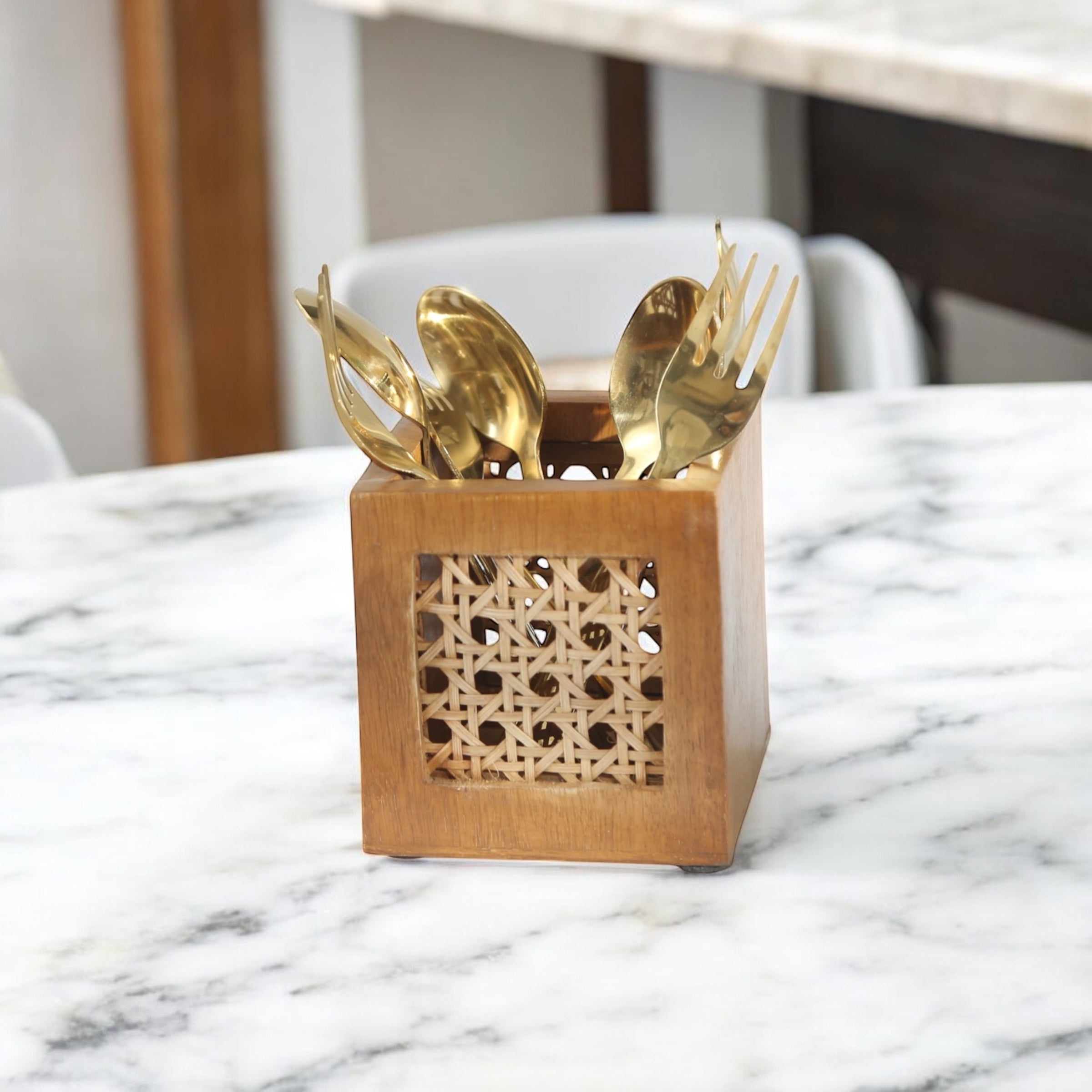 RATTAN CUTLERY HOLDER