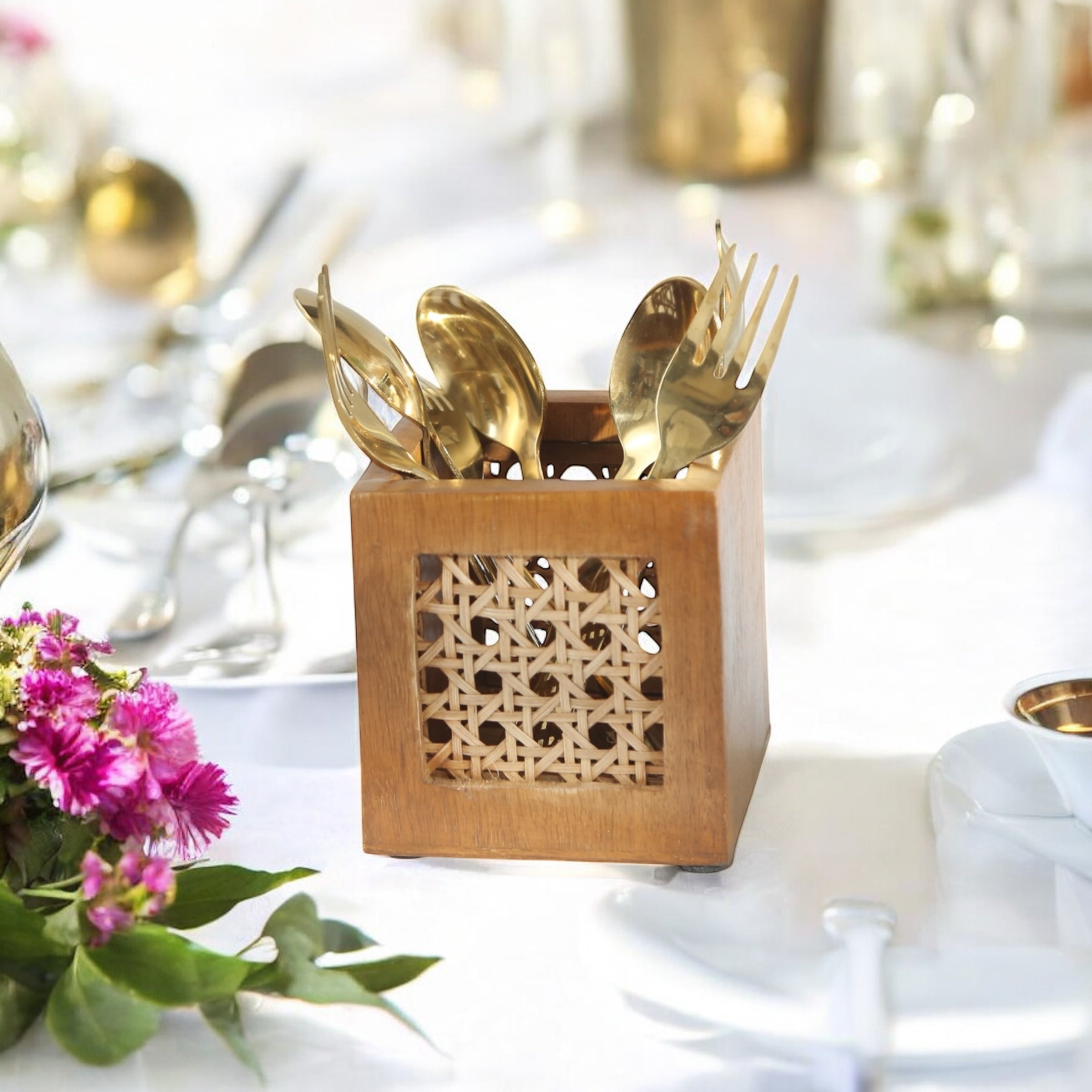 RATTAN CUTLERY HOLDER