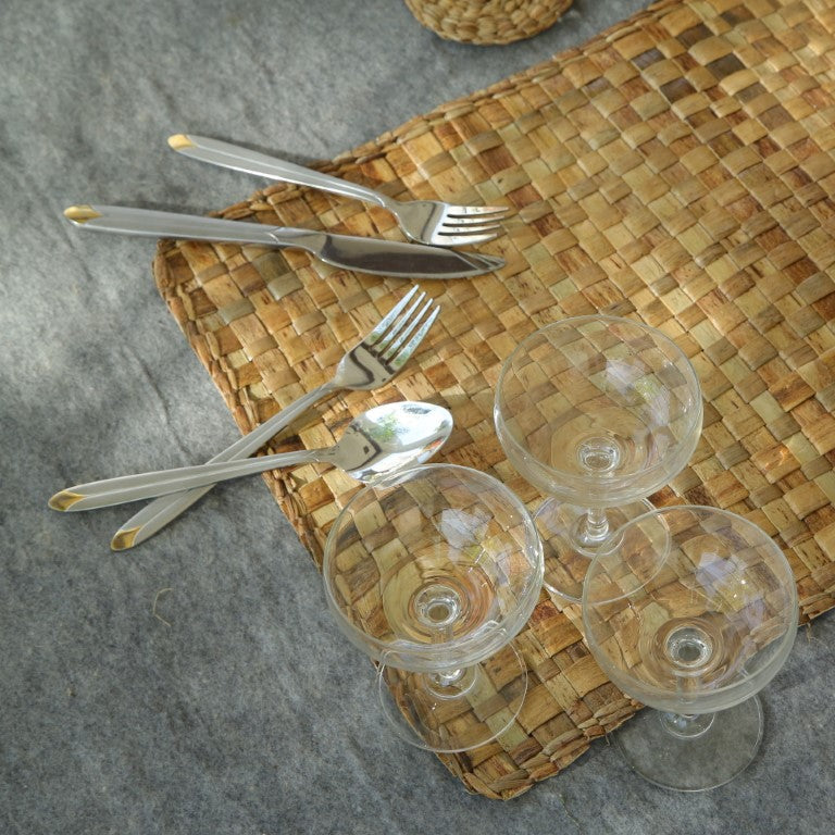 TABLE RUNNER