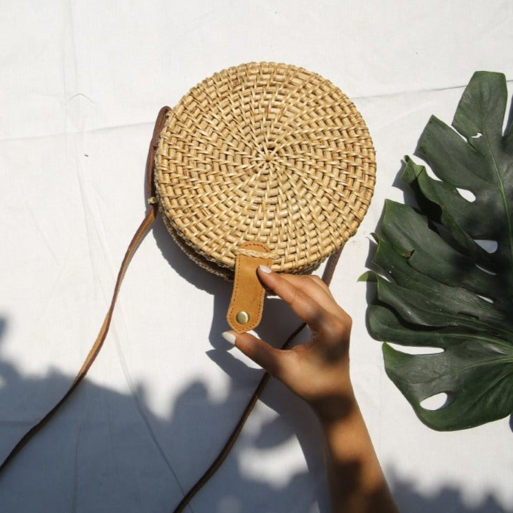 NATURAL CANE SLING BAG