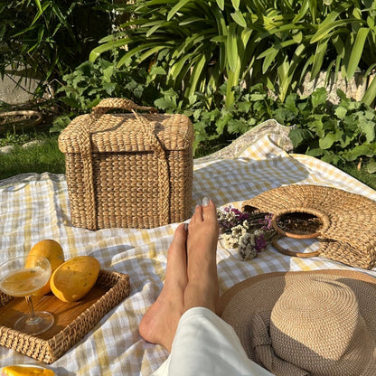 PICNIC BASKET
